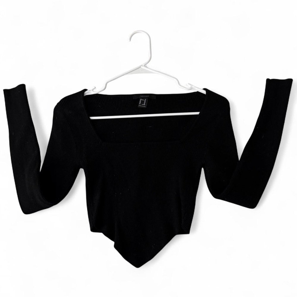 Black Forever 21 long sleeve ribbed top. Size XS.